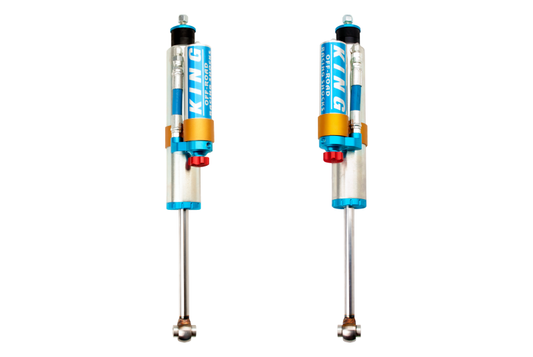 King Shocks 2005+ Ford F-250 4WD Front 2.5 Dia Remote Reservoir Shock w/Adj for 1-2.5in Lift (Pair) - awdtuningtx